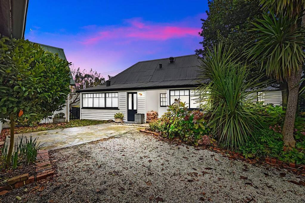Blackwood Tree Cottage - Heritage Listed Property - Evandale! 외부 사진