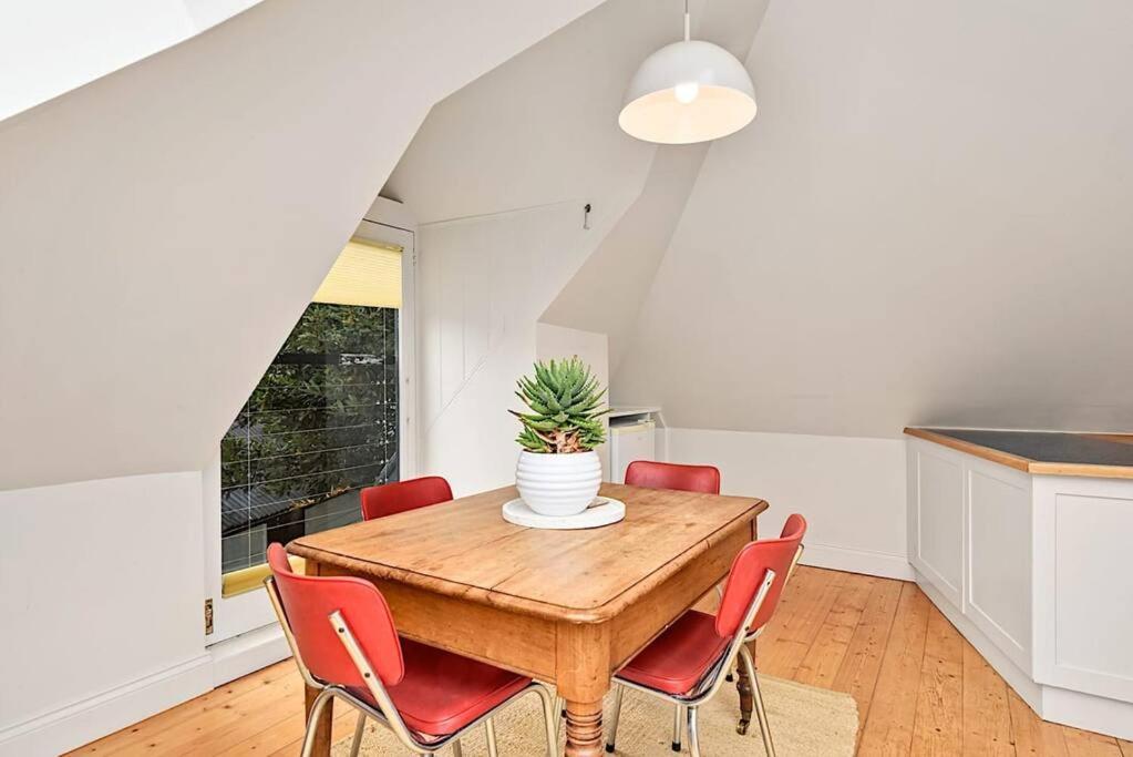 Blackwood Tree Cottage - Heritage Listed Property - Evandale! 외부 사진